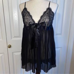 Victoria's Secret Black Lace & Sheer Satin Babydoll Chemise